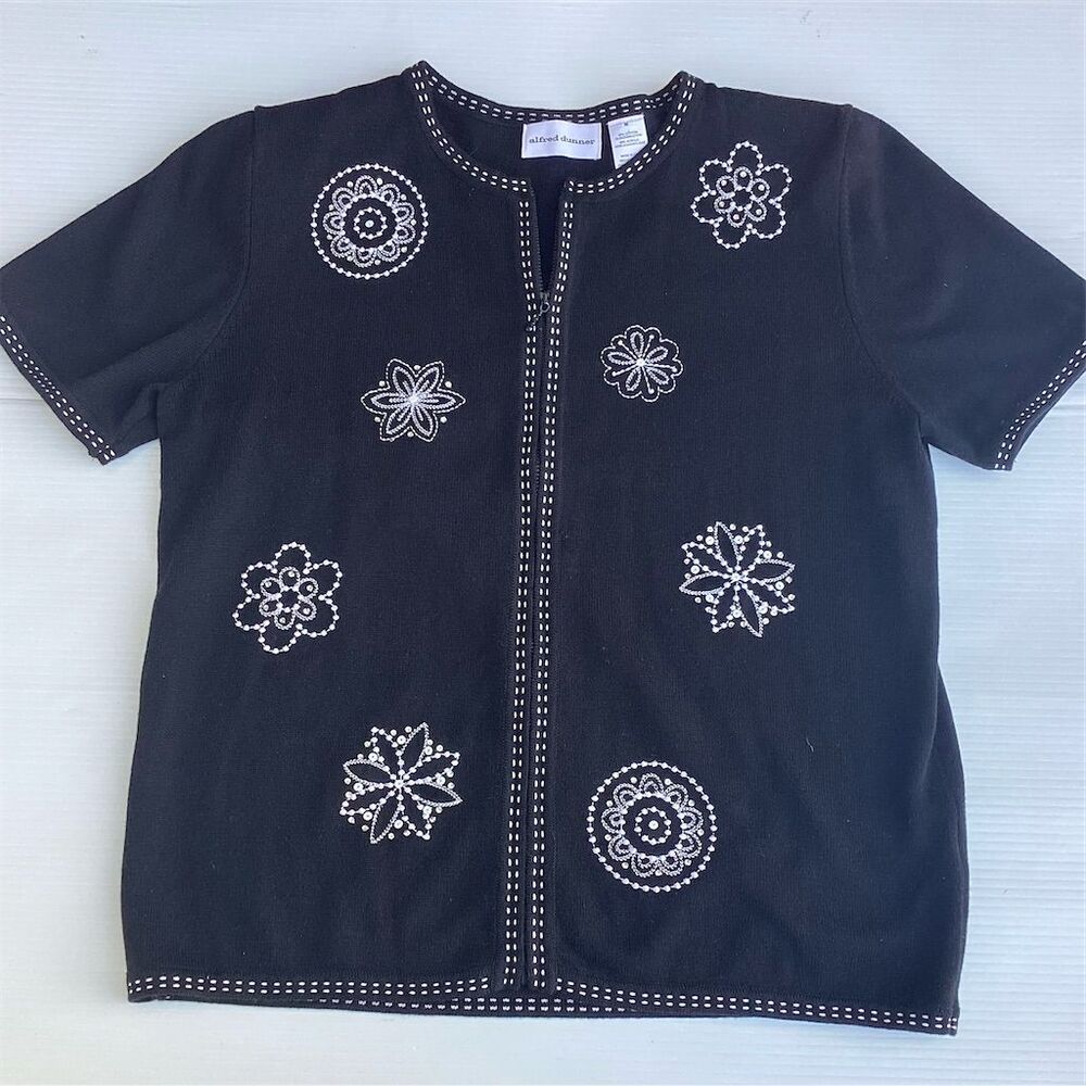 Alfred Dunner Women's‎ M Black Floral Embellished Short Sleeve Sweater